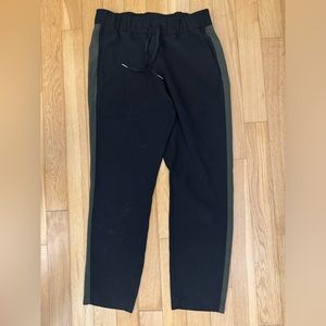 Lululemon on the fly woven track pant 25”
